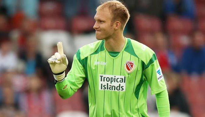 Hannover 96 Datangkan Kiper Robert Almer