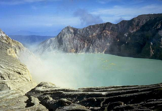Musim Libur Lebaran, BPBD Pantau Wisatawan di Gunung Ijen
