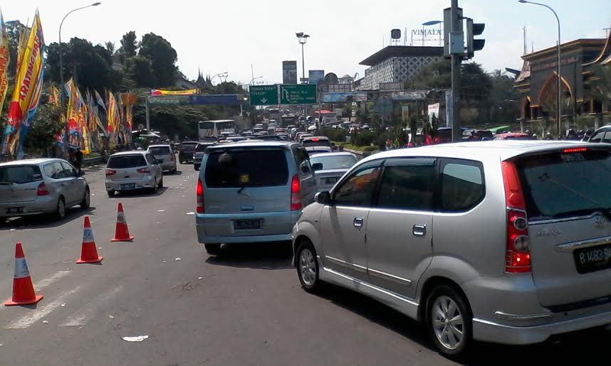 H+2 Lebaran, Lalu Lintas di Kawasan Puncak Macet