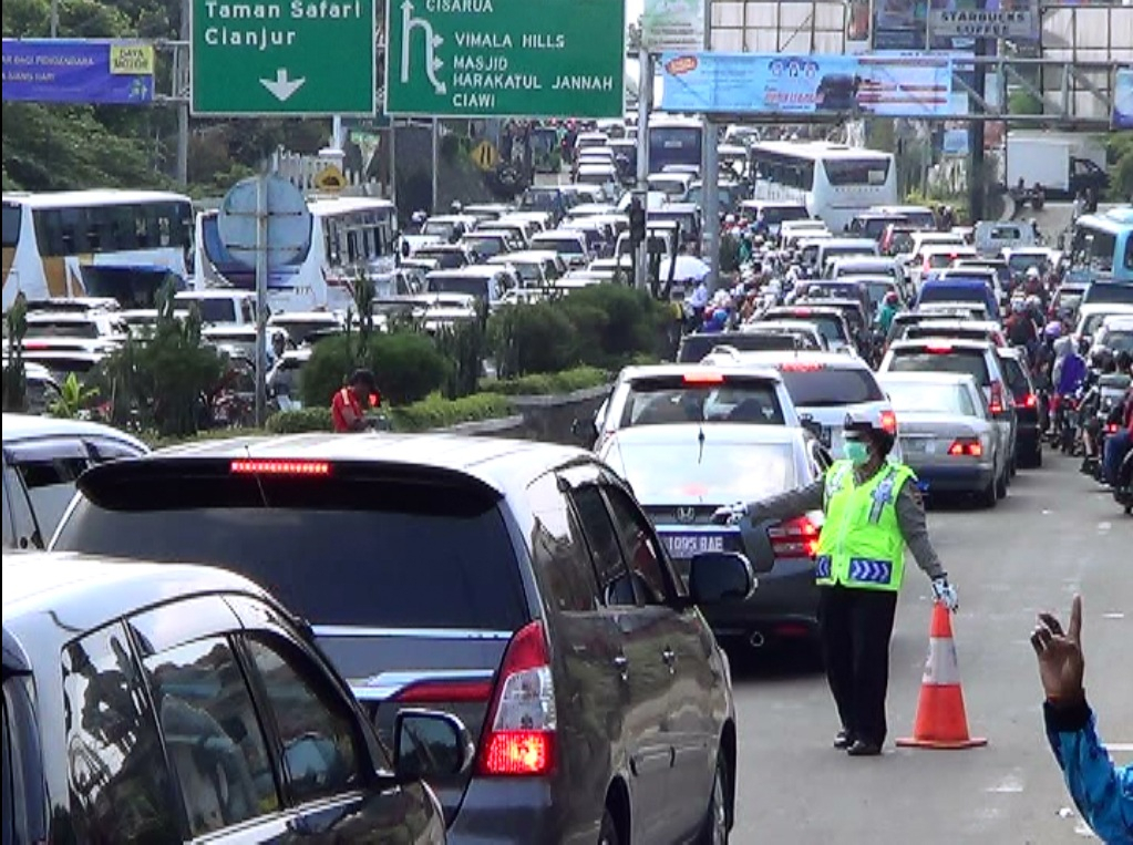 Kemacetan Parah Terjadi di Jalur Puncak Hingga Jabar