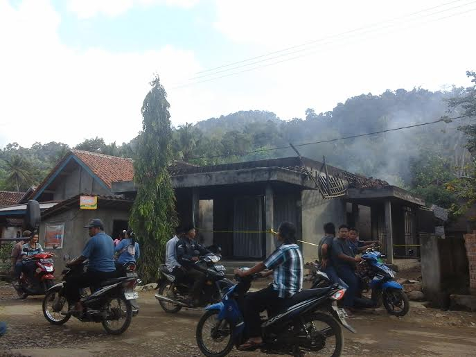 Pasca-penyerangan, Warga Tanggamus Masih Takut Pulang ke Rumah