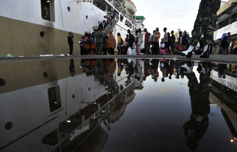 Arus Balik Pemudik Mulai Padati Pelabuhan Merak