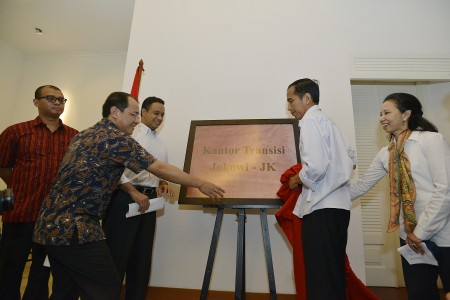 Jokowi Bantah Pengusaha Minyak Danai Kantor Transisi