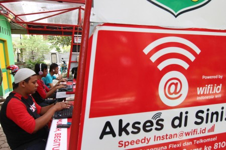 Kominfo Tolak Batalkan Permen Penanganan Situs Negatif