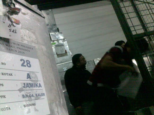 KPU Bandung Buka Ribuan Kotak Suara Bukti ke MK