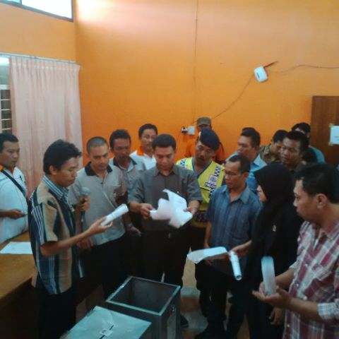 Dipermasalahkan Capres Prabowo, KPUD Banyuwangi Buka 3000 Kotak Suara