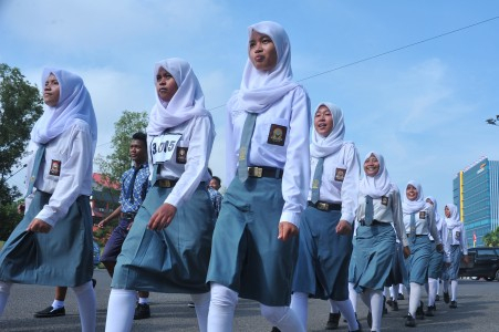 Materi Industri Jasa Keuangan Masuk Kurikulum 2013