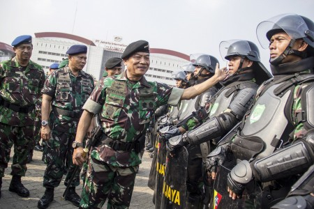 TNI Ambil Alih Pengamanan Jokowi-JK
