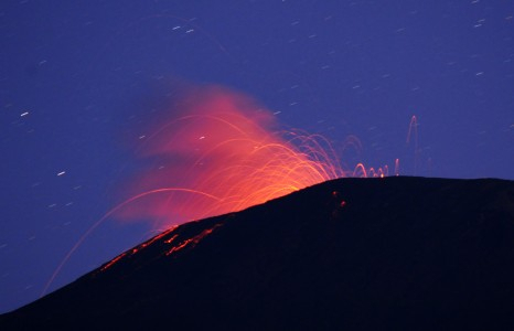 Gunung Slamet Keluarkan 20 Kali Letusan