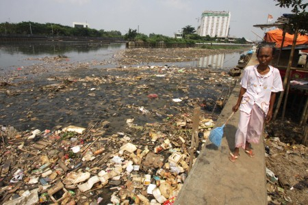Sungai Cikapundung Bandung Punya Puluhan Pembuangan Sampah Liar