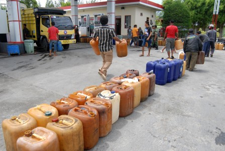 BBM Jebol, SBY Harus Naikkan Harga BBM Rp 1.250 Per Liter