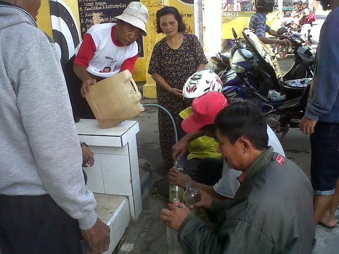 Premium Sulit Didapat, Harga Eceran Mencapai Rp 12 Ribu Per Liter