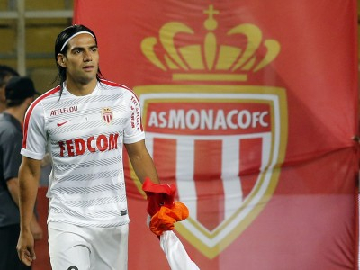 Pendukung Falcao Minta Uang Tiket Dikembalikan