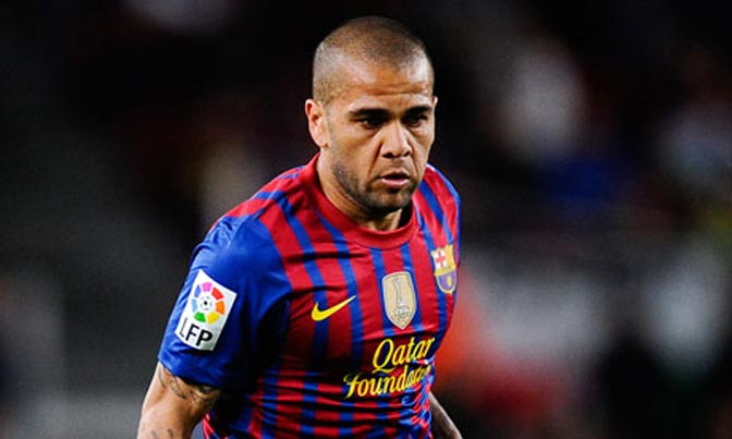 Dua Klub Inggris Berebut Dani Alves