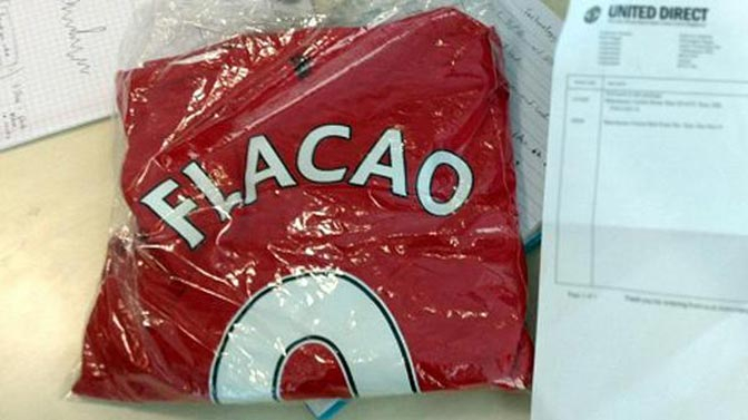 United Salah Tulis Nama Falcao