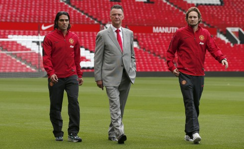 Van Gaal Bingung Pilih Penyerang