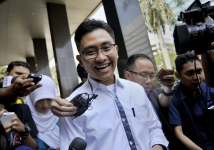 Diperiksa KPK Hampir 8 Jam, Putra Atut Dicecar 25 Pertanyaan