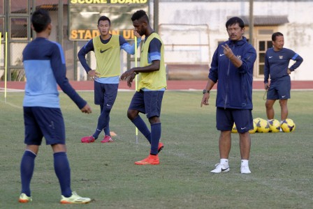 Barcelona B Lirik Tiga Pemain Timnas U-19