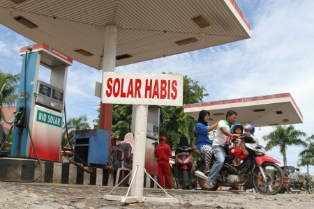 Pembelian Dengan Jeriken Dilarang, Pelosok Desa di Rembang Langka BBM