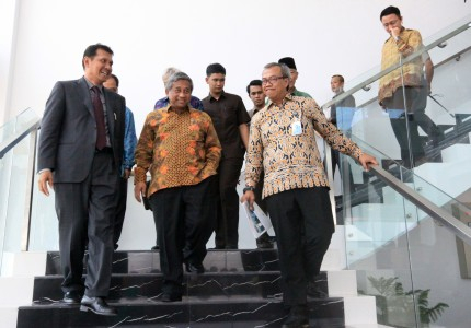 Kemendikbud: Masalah Distribusi Buku Kurikulum 2013 Tidak Ganggu UTS