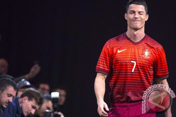 Cristiano Ronaldo Kembali ke Portugal