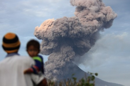 Gunung Sinabung Kembali Meletus, Pengungsi Tak Bertambah