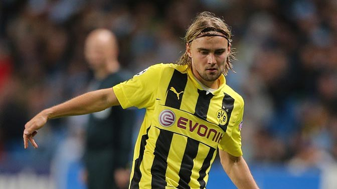 Dortmund Kehilangan Schmelzer Empat Pekan