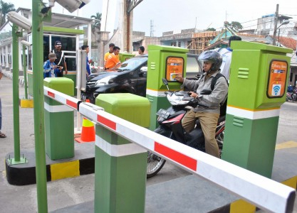 Ignatius Jonan Diminta Lengkapi Izin Bangunan PT KAI