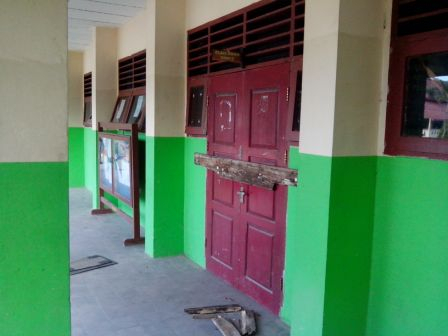 Biaya Rehab Belum Dibayar, Kontraktor Palang Ruang Kelas SD