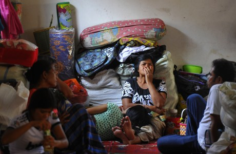 Stok Beras Pengungsi Sinabung Tinggal untuk Seminggu