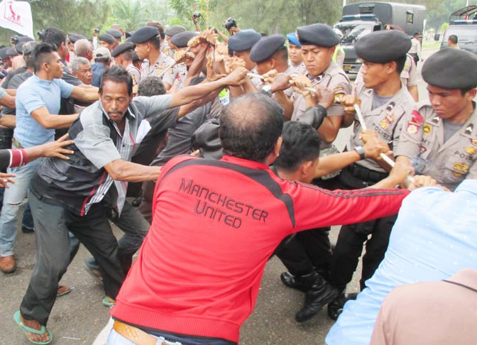 Tuntut Ganti Rugi, Pemilik Tanah Demo PT  Arun LNG