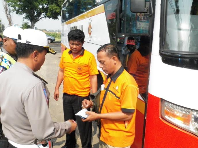 Antisipasi Kasus PO Harapan Jaya, Polisi Tes Urine Sopir Bus