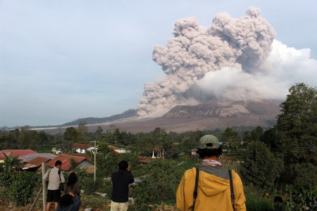 PVMBG Minta Lima Desa di Sinabung Direlokasi