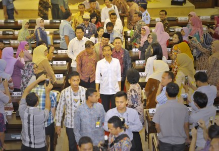 Jokowi: Jarak Presiden dengan Ajudan Terlalu Dekat