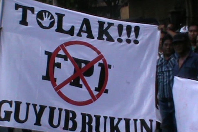 Warga Tulungagung Unjuk Rasa Tolak FPI