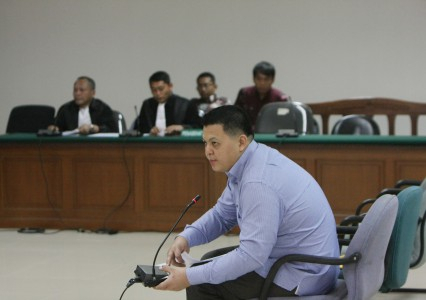 Penyuap Bupati Biak Numfor Divonis 3,5 Tahun Penjara