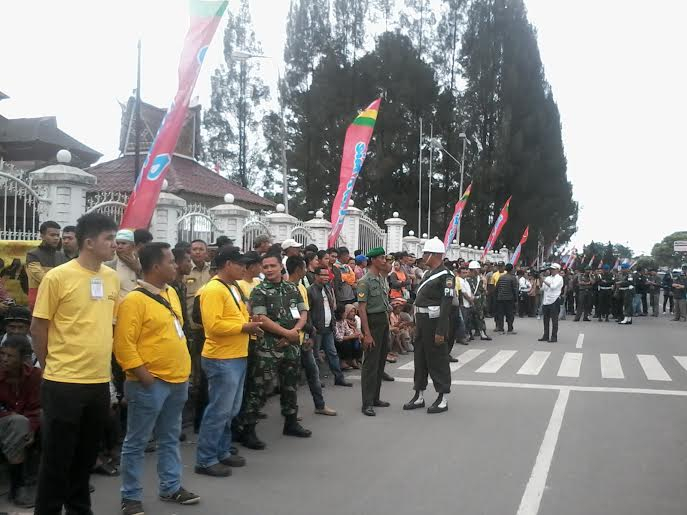 Pengungsi Sinabung Sangat Berharap pada Jokowi