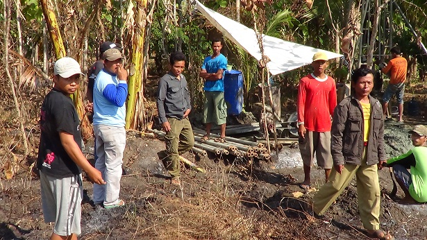 Petani Hentikan Paksa Proyek Sumur Bor Pemerintah di Rembang