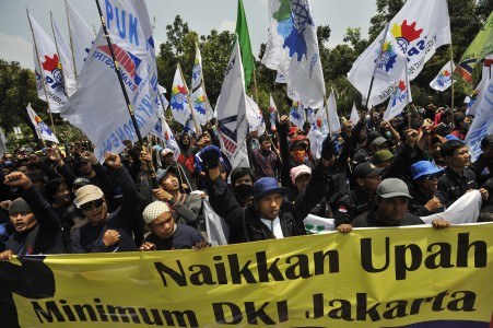 Dewan Pengupahan Hasilkan Dua Rekomendasi Besaran UMP 2015
