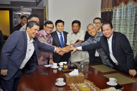 Penyebab Batalnya Paripurna Pengesahan Anggota Koalisi Jokowi