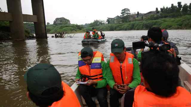 Limbah Industri  Ancam Cisadane Tangerang