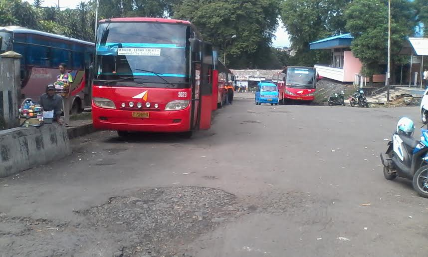 Sopir Armada Mogok, Ribuan Penumpang di Baranangsiang Terlantar