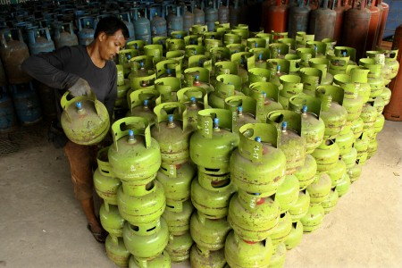 Elpiji 3 Kg Langka, Warga Aceh Utara Pakai Kayu Bakar