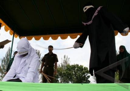 Hamil, Hukuman Cambuk Terhadap Korban Perkosaan di Langsa Ditunda