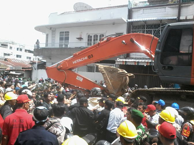 Eksekusi Lahan PT KAI di Medan Ricuh