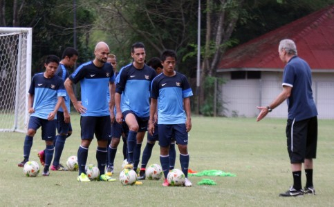 PSSI Tak Perpanjang Kontrak  Riedl