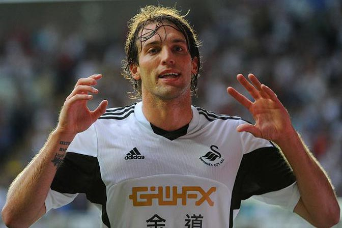 Michu Tetap di Napoli