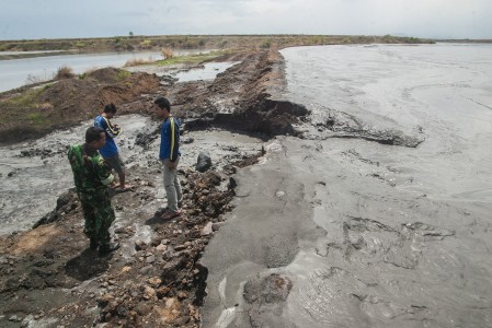 Bupati Sidoarjo Ancam Pidanakan Warga yang Halangi Pembangunan Tanggul