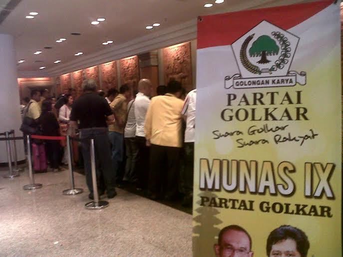 Amankan Munas Golkar, Pecalang Usir 6 Mobil yang Ingin Masuk Hotel
