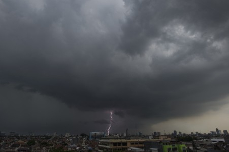 Jelang Banjir, Diprediksi 'Air Liar' Menuju Jakarta Mencapai 1 Miliar Meter Kubik
